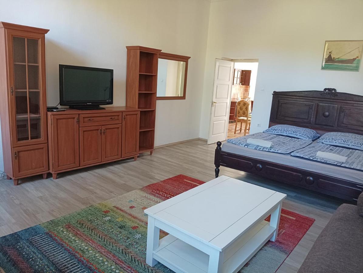Sarahome1 Szeged Kültér fotó